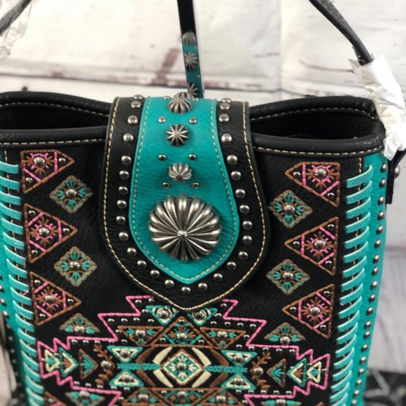 Montana West Aztec Collection Crossbody - Picture 2 of 5